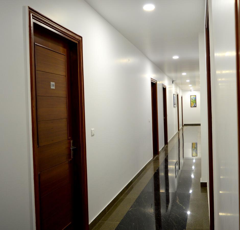 Hotel Taru Inn Ghaziabad Exterior foto