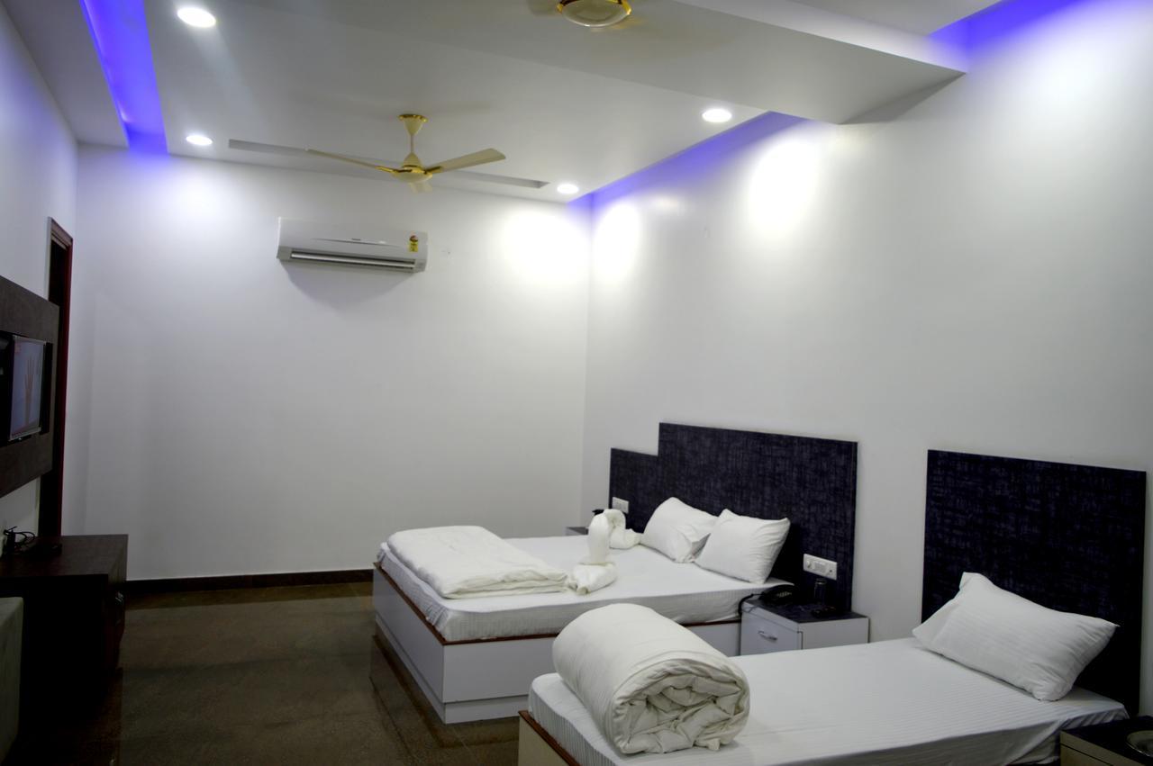 Hotel Taru Inn Ghaziabad Exterior foto