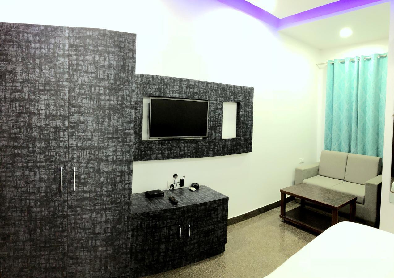 Hotel Taru Inn Ghaziabad Exterior foto